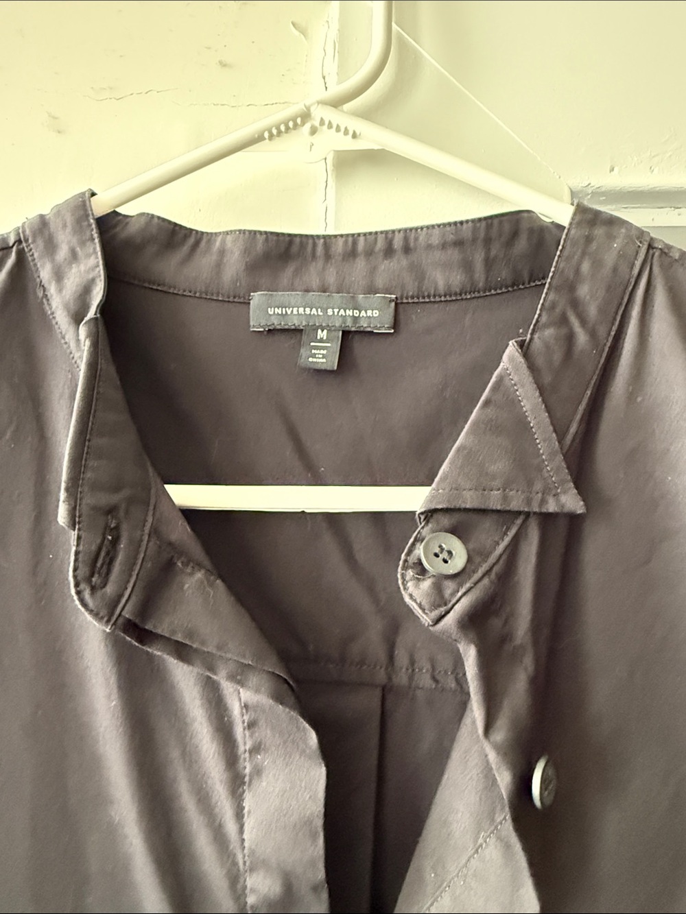 Universal Standard Black Short-Sleeve Button-Down Shirt - Picture 2 of 3